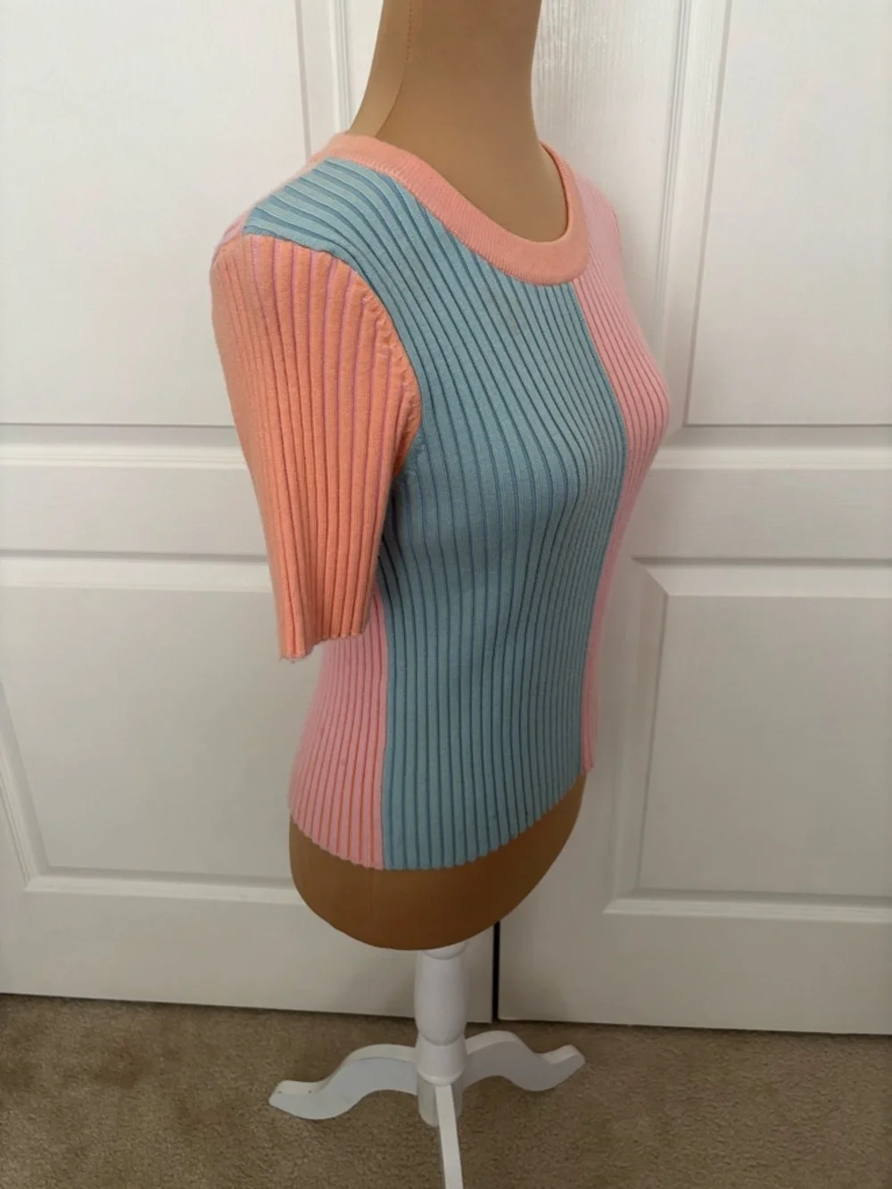 NWT Evolutionary Colorblock Ribbed Knit Top Medium – Pastel Blue & Pink - Picture 5 of 11
